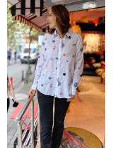 Minimal Nakışlı Beyaz Gömlek - Desenli Salaş Baharlık Kadın Gömleği