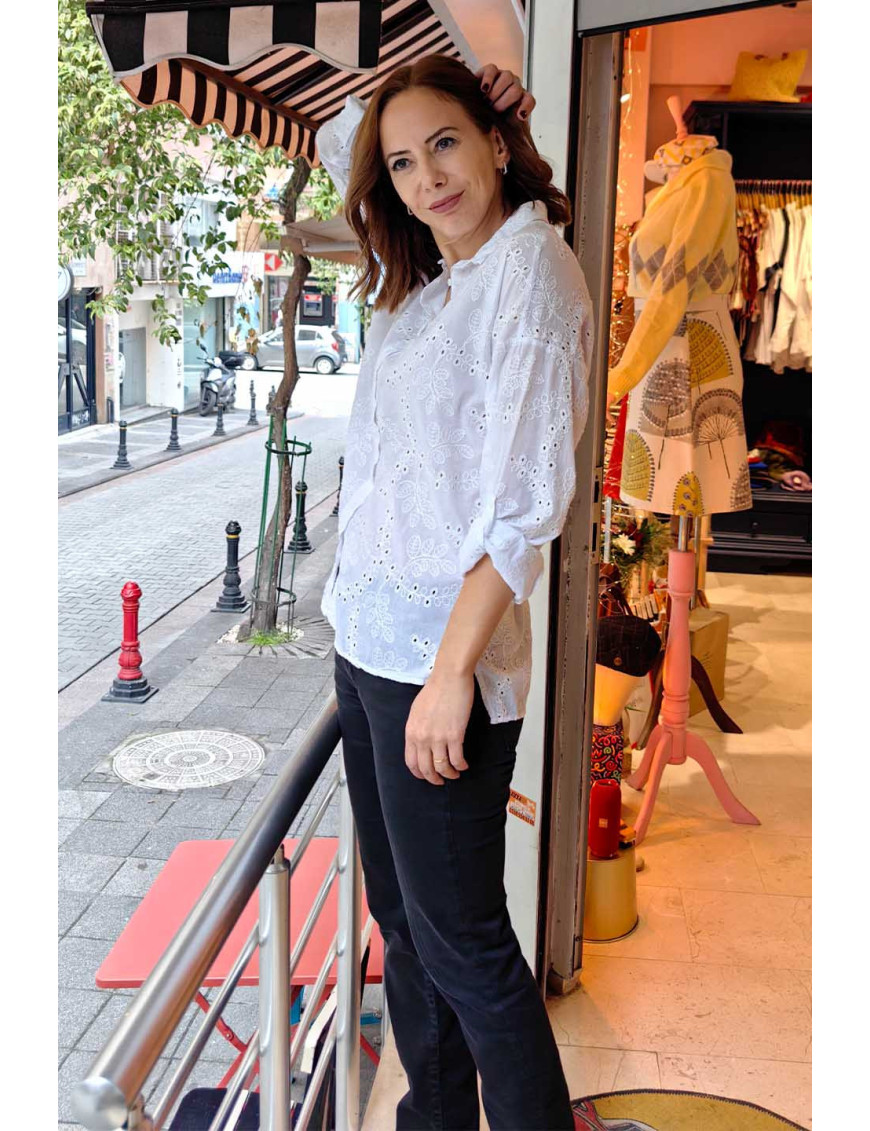 Beyaz Delikli (Brode) Nakışlı Pamuklu Gömlek - Yazlık Salaş Kadın Giyim