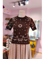 Bandana Desenli Kahverengi Kısa Kollu Triko Bluz | [Craft and Boutique]