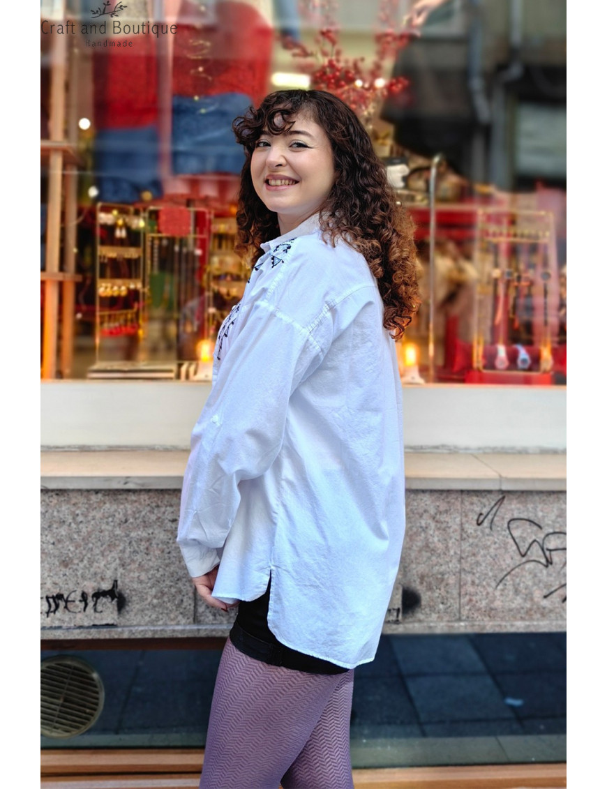 İşleme Detaylı Beyaz Kadın Gömlek