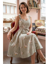 Turna Kuşu Desenli El Yapımı Adaçayı Yeşil/Gri Retro Tasarım Elbise - "Kalp Yaka Zarafet Kanatlarında"