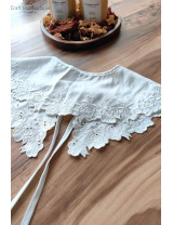 Beyaz Çiçek Detaylı Yakalık