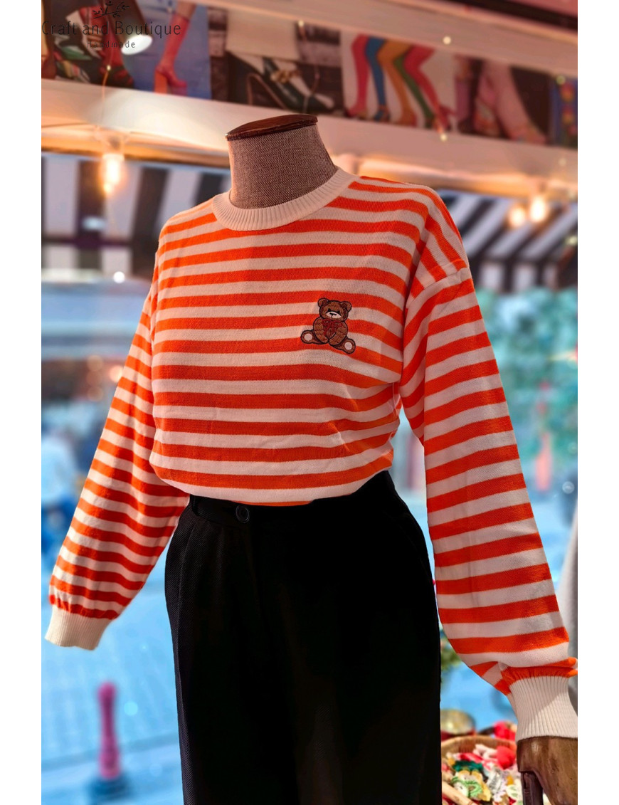 Kadın Balon Kol Çizgili Triko Modelleri | Sevimli Ayıcık Nakışlı Kazak
