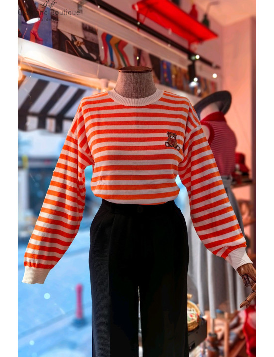 Kadın Balon Kol Çizgili Triko Modelleri | Sevimli Ayıcık Nakışlı Kazak