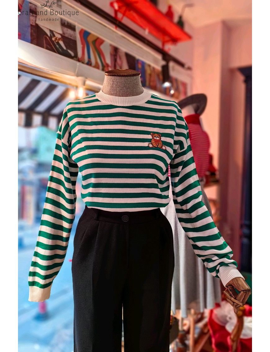 Kadın Balon Kol Çizgili Triko Modelleri | Sevimli Ayıcık Nakışlı Kazak