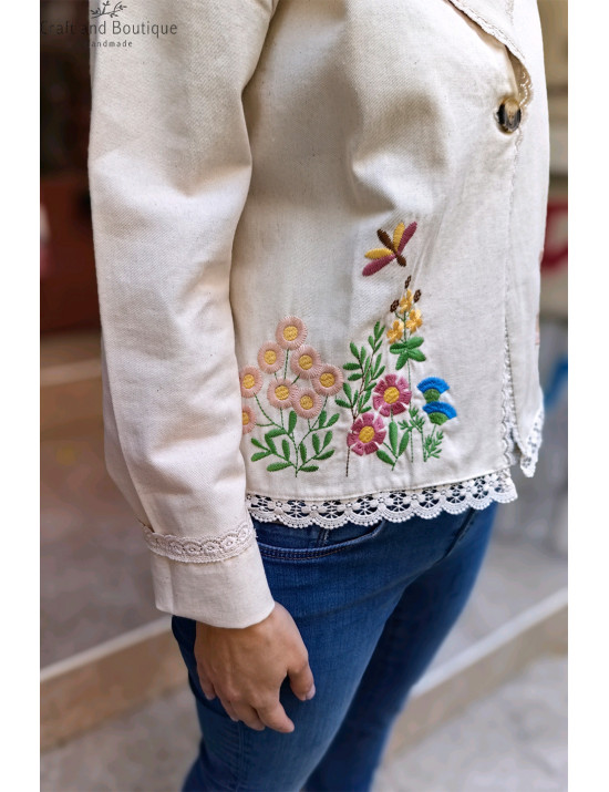 Kadın Çiçek Nakışlı Yazlık Ceket Modelleri | Dantel Detaylı, İşlemeli Bej Ceket