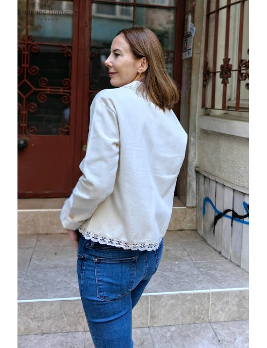 Kadın Çiçek Nakışlı Yazlık Ceket Modelleri | Dantel Detaylı, İşlemeli Bej Ceket