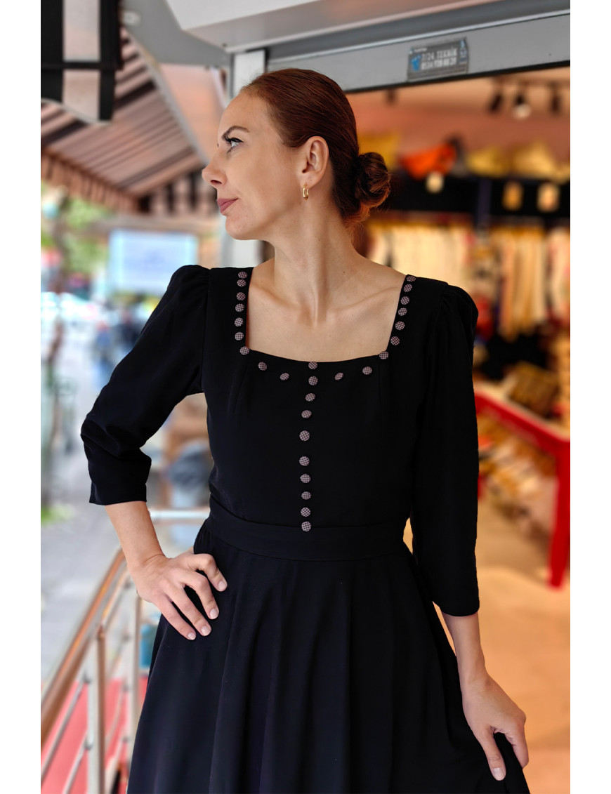 Siyah Düğme Detaylı Midi Elbise | Zarif ve Şık Kadın Elbise Modelleri