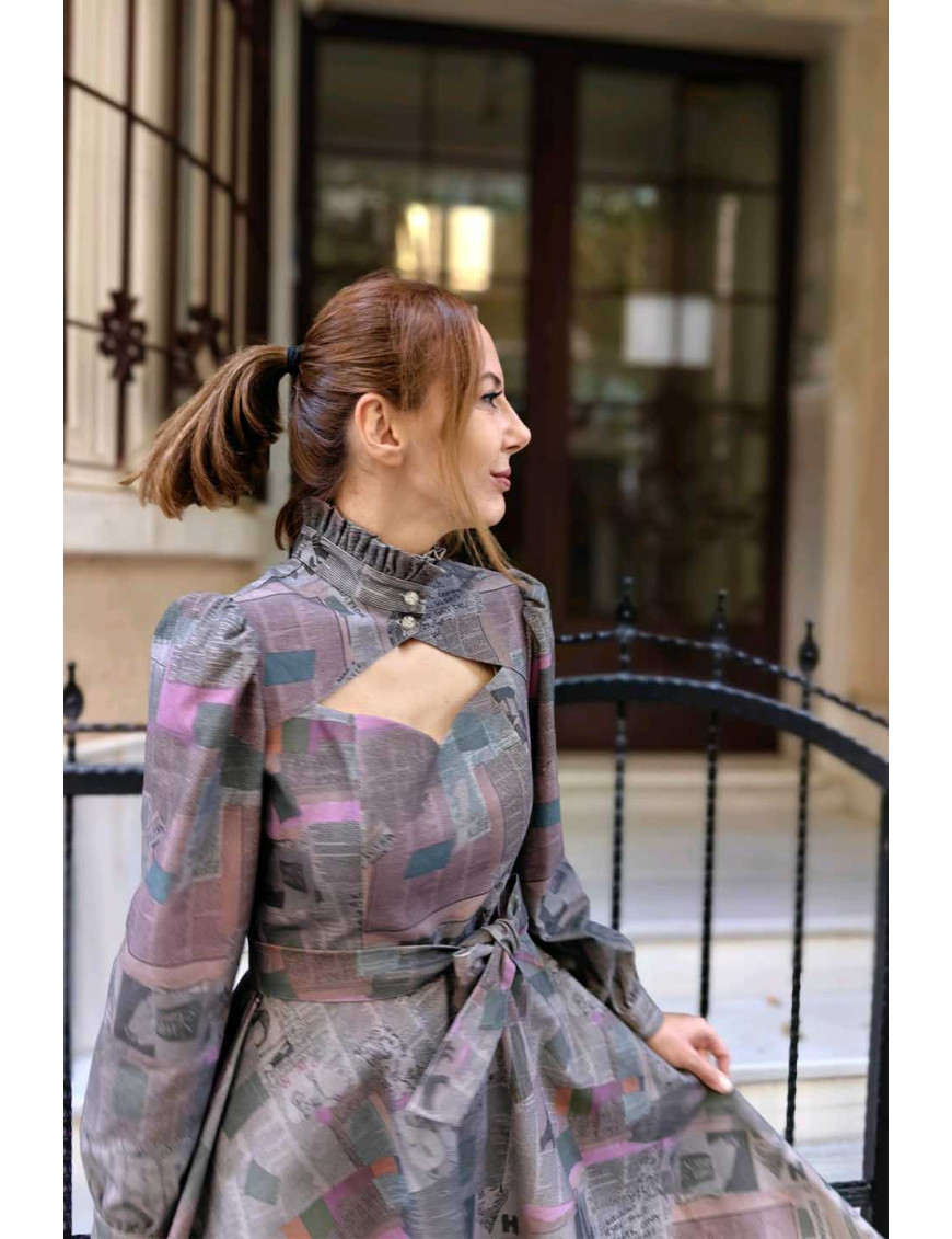 Özel Dikim Manşet Elbise | Gazete Desenli Midi Boy Yüksek Yaka Kadın Dikim Elbise