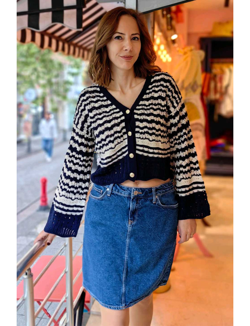 Çizgili Lacivert & Krem Renkli Crop Hırka