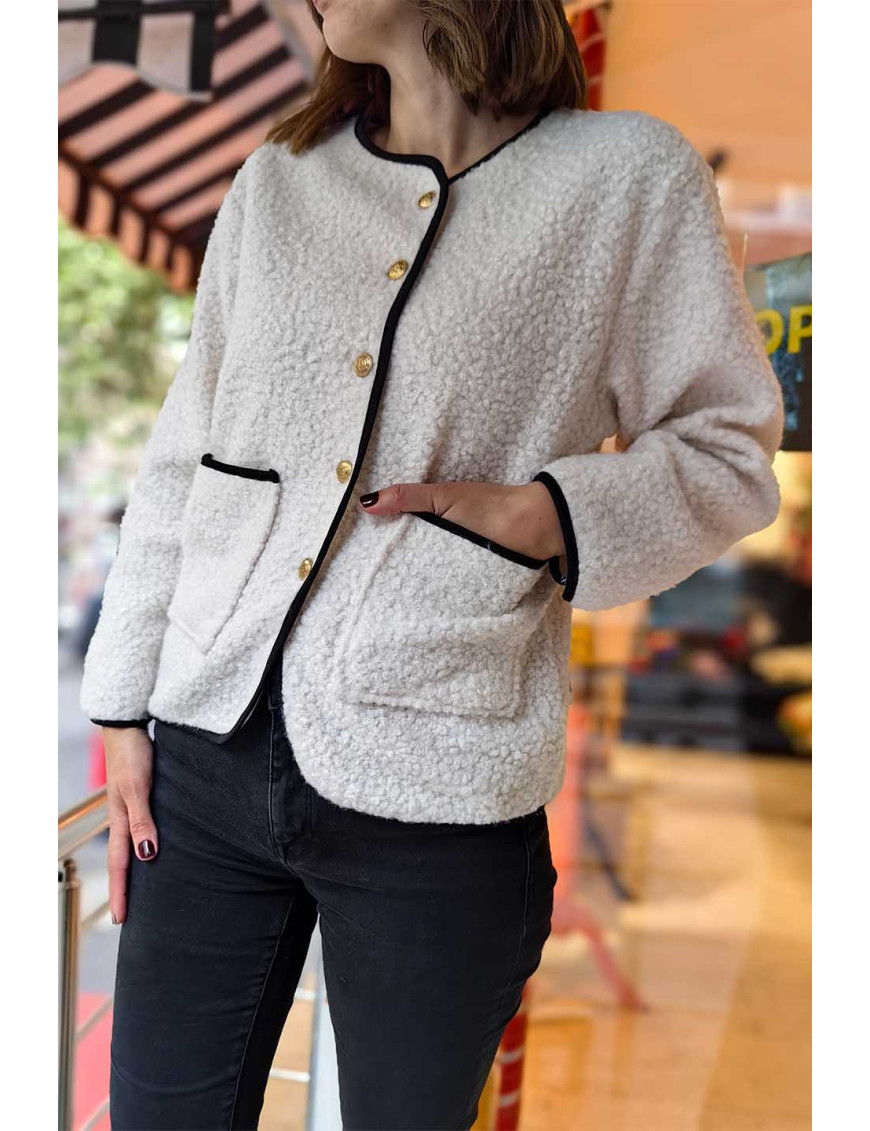 Peluş Kadın Hırka – Altın Düğmeli Siyah Biyeli Şık Ceket