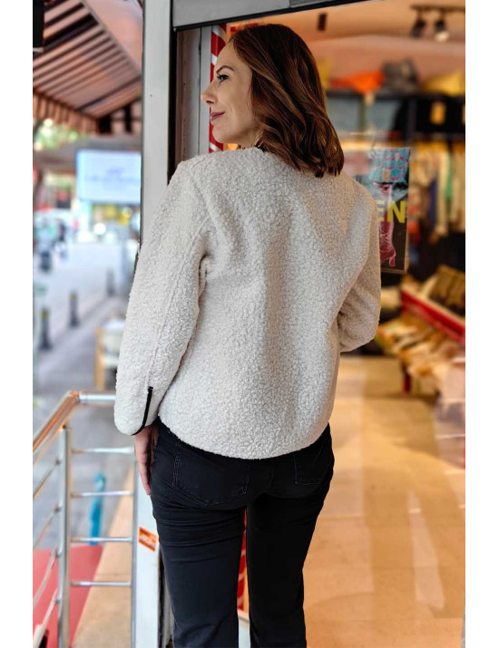 Peluş Kadın Hırka – Altın Düğmeli Siyah Biyeli Şık Ceket