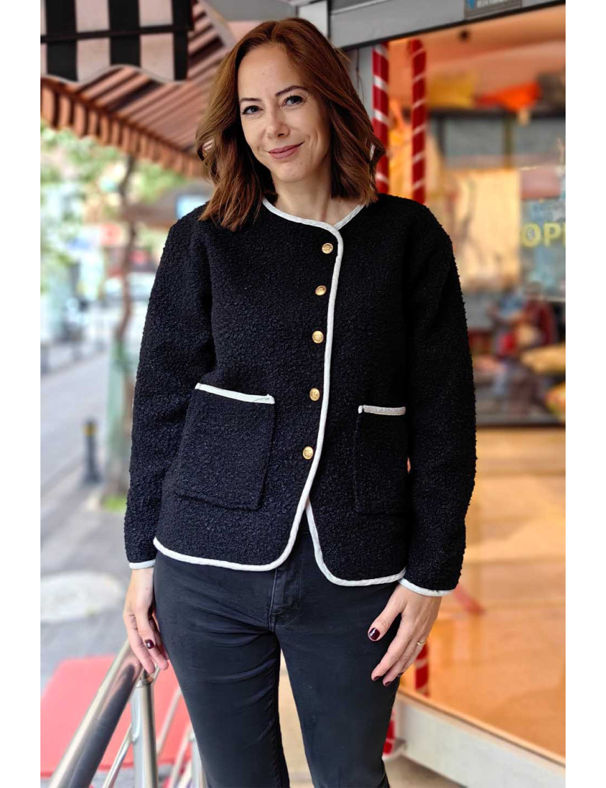 Peluş Kadın Hırka – Altın Düğmeli Beyaz Biyeli Şık Ceket