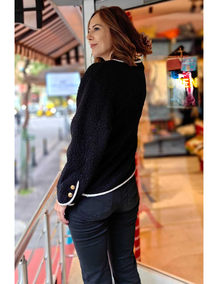 Peluş Kadın Hırka – Altın Düğmeli Beyaz Biyeli Şık Ceket